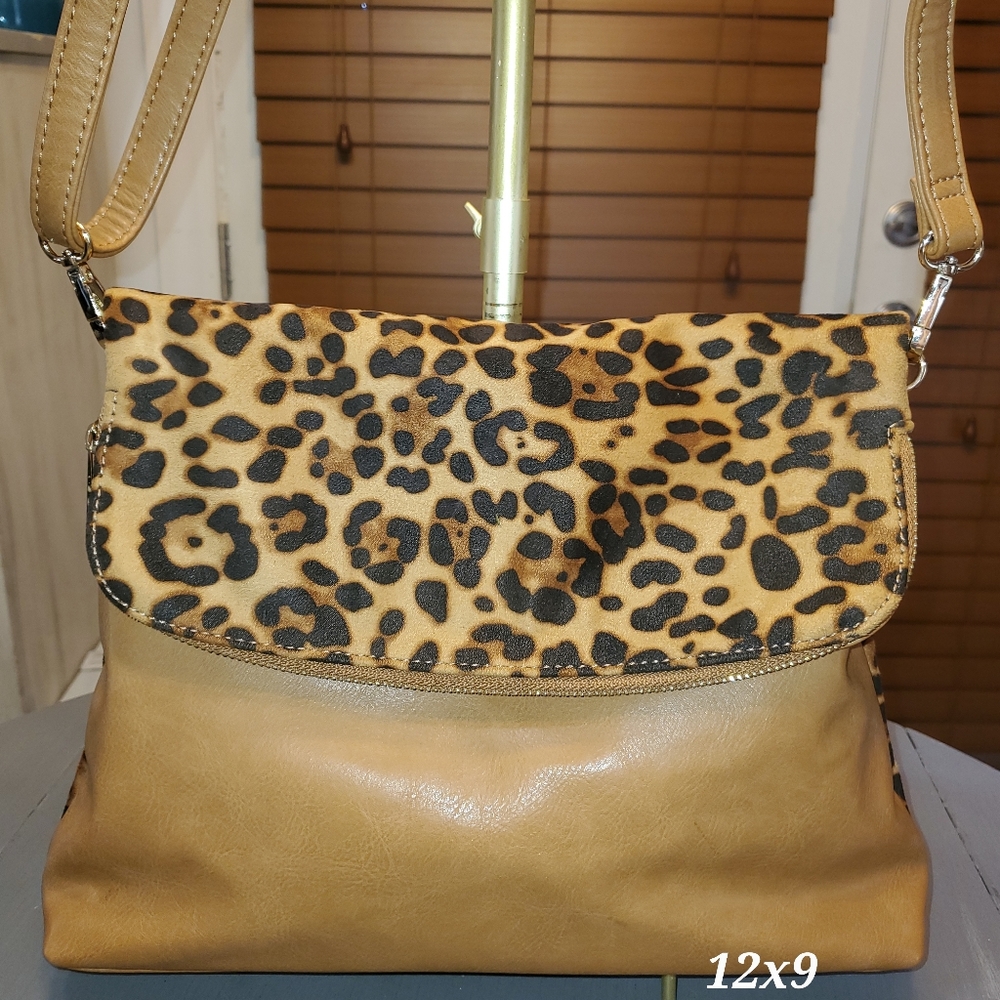 Kaari Blue Purse